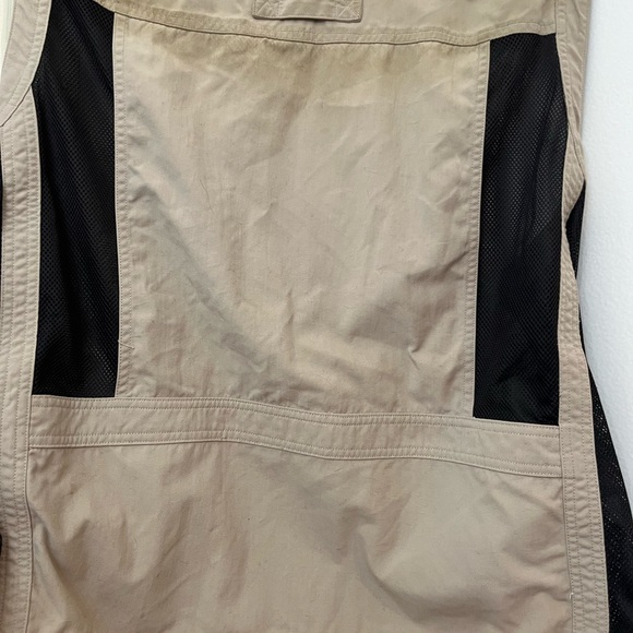 Duluth Trading Company Vest. Size XL. Tan. Non smoking home - Picture 3 of 3